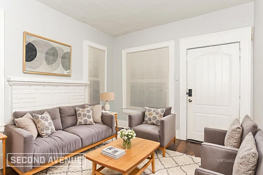 Building Photo - 1417 W 6th St