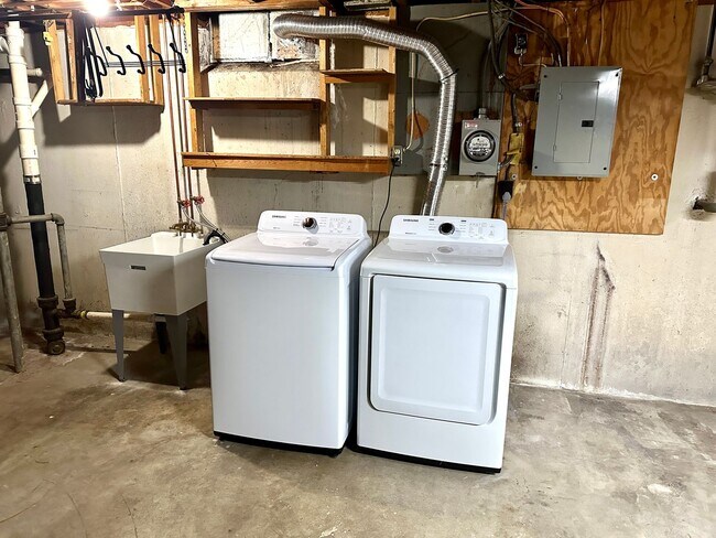 Building Photo - 3112 Delaney St