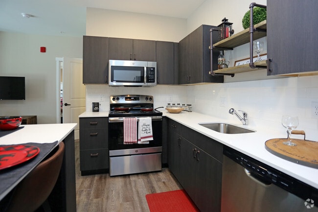 1BR, 1BA - 584 SF - Park Sixty Four
