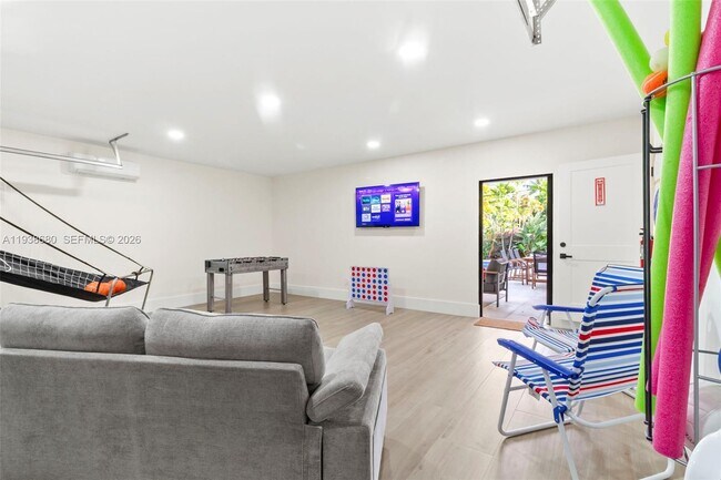 Building Photo - 3540 NE 28th Ave