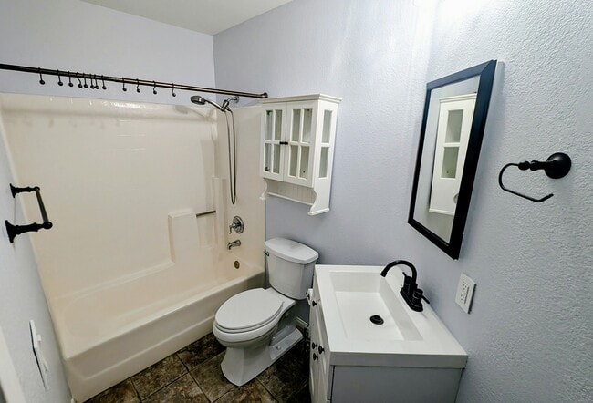 Building Photo - 10140 Palm Glen Dr