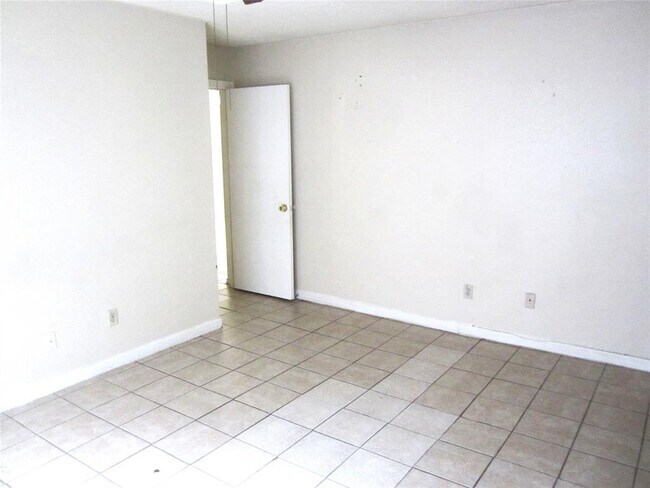 Building Photo - 17907 Fieldglen Dr