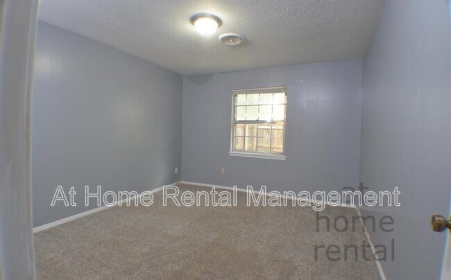 Building Photo - 4707 S Fulton Pl