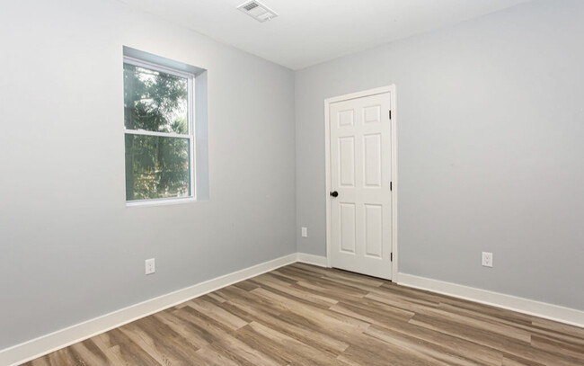 Bedroom - 1137 Key Rd SE