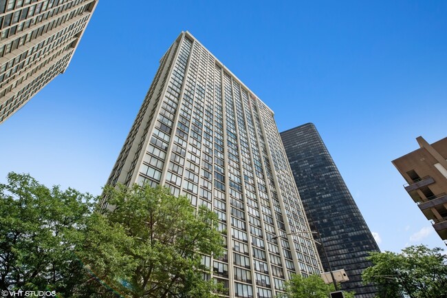 Primary Photo - 5445 N Sheridan Rd