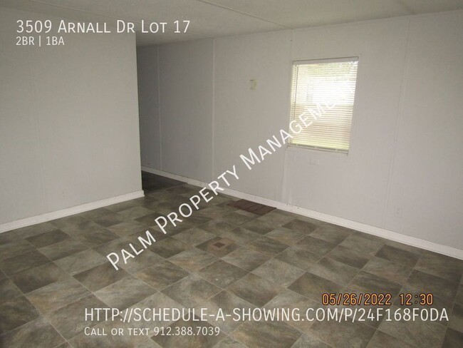 Building Photo - 2 bedroom, 1 bathroom single home in the O...