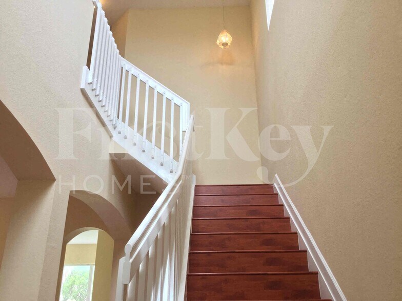 Building Photo - 1485 NE 40th Rd