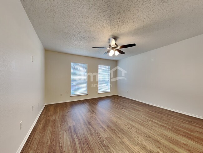 Building Photo - 1104 Brook Canyon Dr
