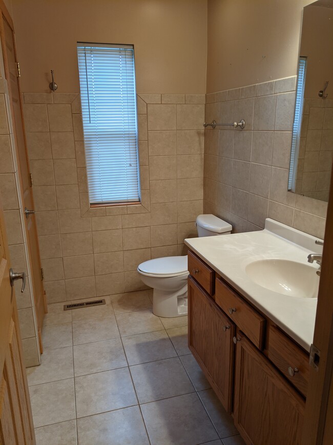 Master Bath - 1313 State St