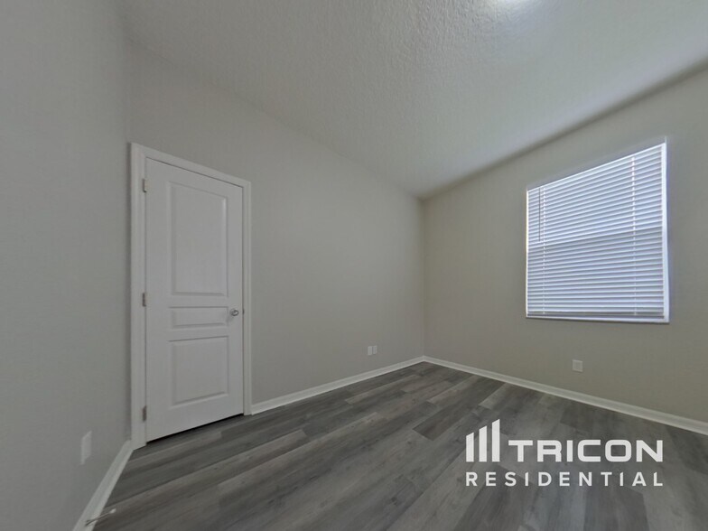 Building Photo - 1496 Wescott Loop
