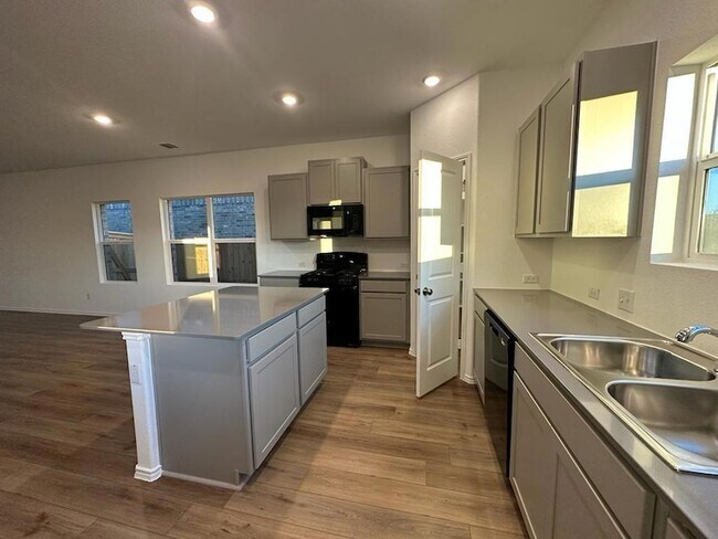 Building Photo - 336 Canley Lp