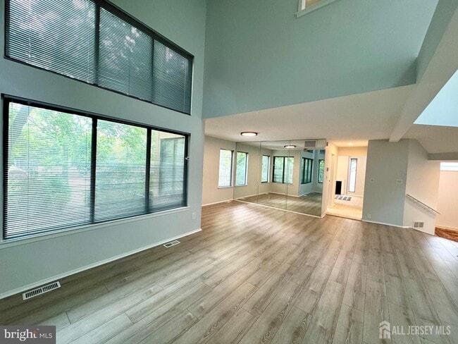 Building Photo - 104 Sayre Dr