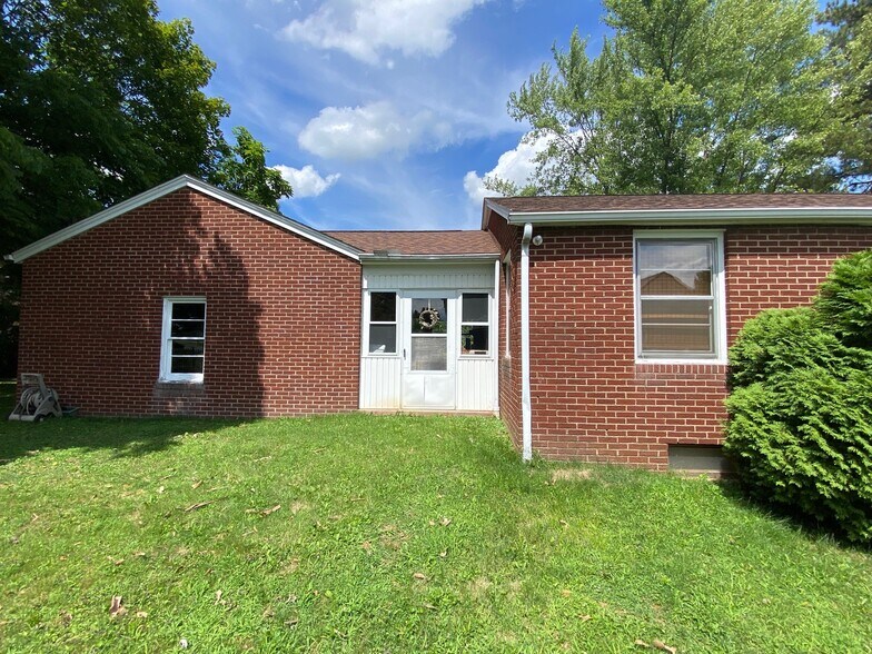Building Photo - 5920 Island Dr NW
