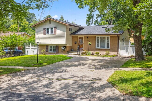 Building Photo - Gorgeous Central Single Family in Heart of Rockville