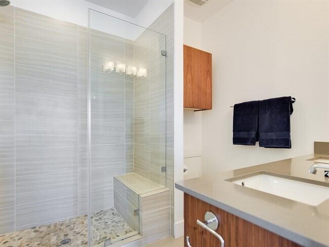 Building Photo - 1801 E 2nd St