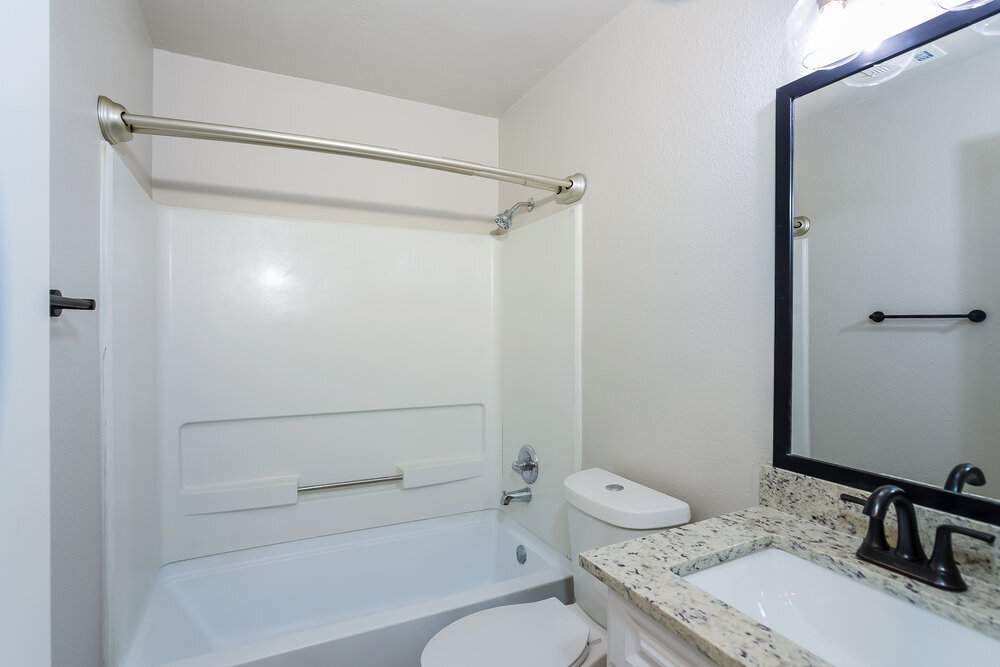 Building Photo - 8106 Hoovers Bend