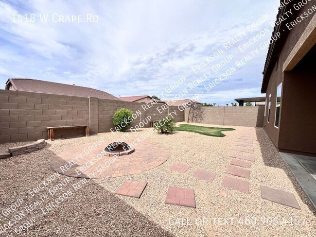 Building Photo - 1418 W Crape Rd