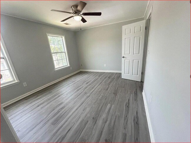Building Photo - 1021 Thornwoode Ln