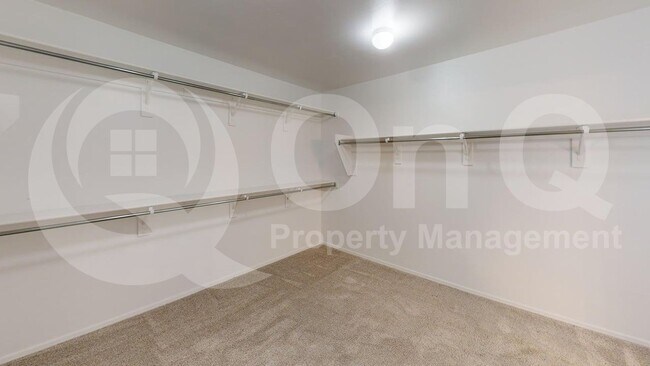 Building Photo - 10587 W Chadwick Dr