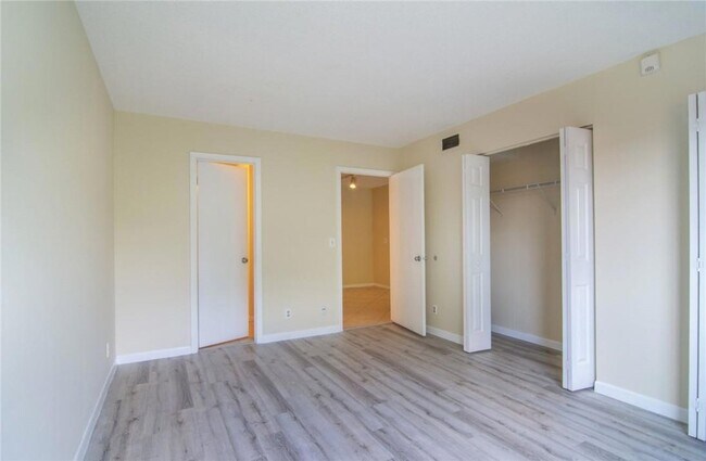Building Photo - 10701 Cleary Blvd