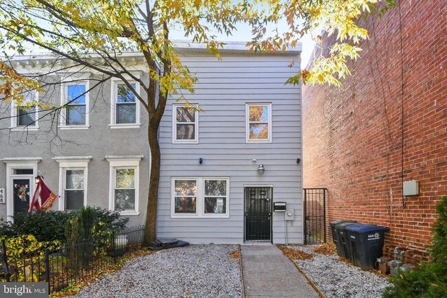 Building Photo - 470 Ridge St NW