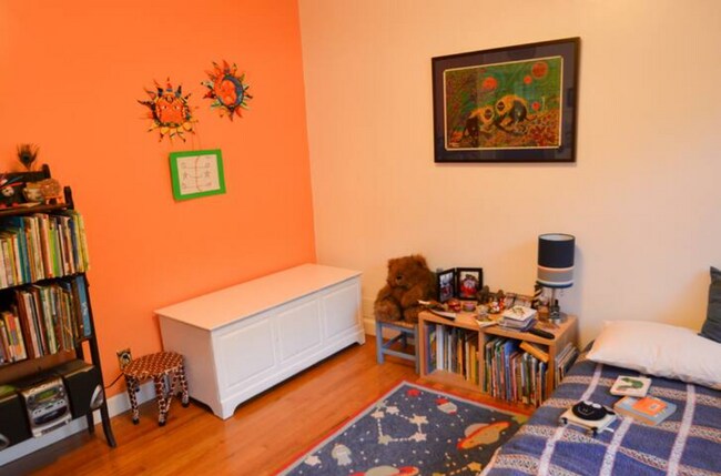 Bedroom - 5394 Village Grn