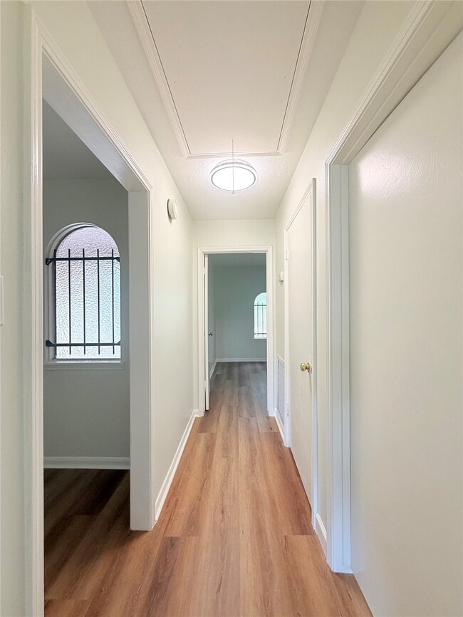 Building Photo - 4410 Longhorn Dr