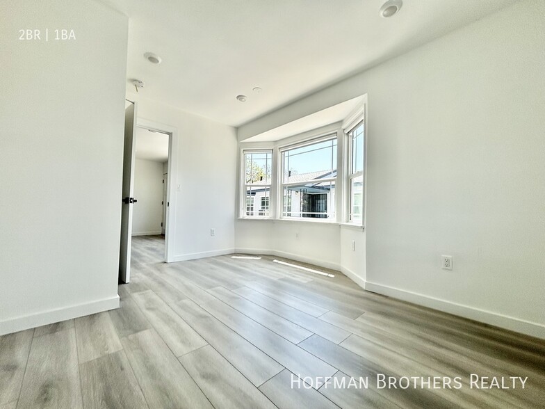Building Photo - 6127 1/2 Monterey Rd-