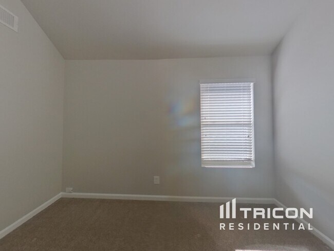 Building Photo - 64 Ledford Way