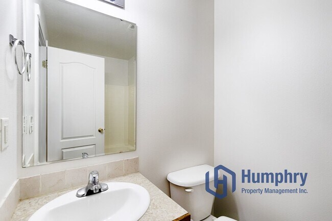 Building Photo - Charming two bedroom property