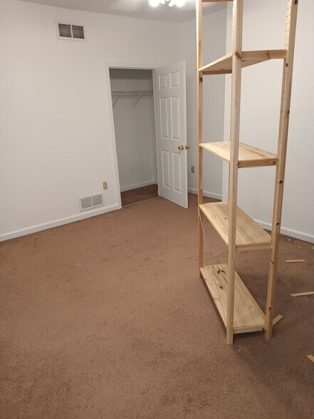 Building Photo - 136 Boggs Ave