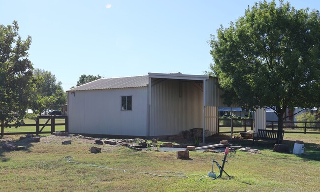 Building Photo - 3 Bed 3 Bath 3 Acres in Aubrey (FIRST MONT...