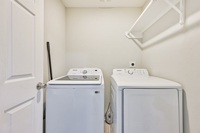 Building Photo - 10633 Flaxman St