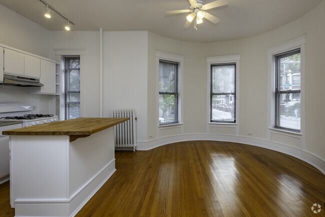 1BR, 1BA - 650SF - 5700 N Winthrop Ave