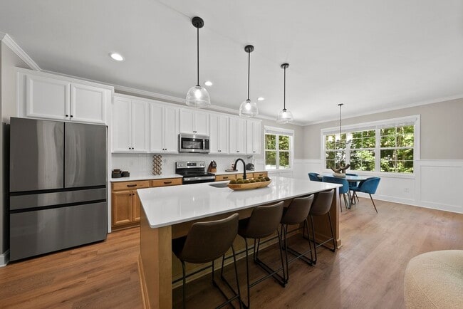 Building Photo - Charming Modern Farmhouse with 3 Bedrooms ...