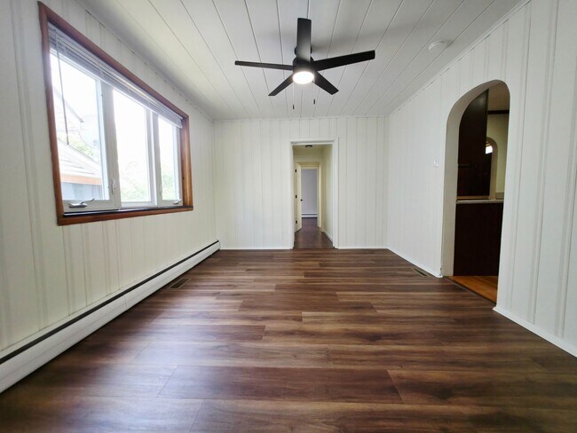Building Photo - 3 Bed 1 Bath in Rochester PA