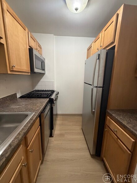 Building Photo - 205 Walden St