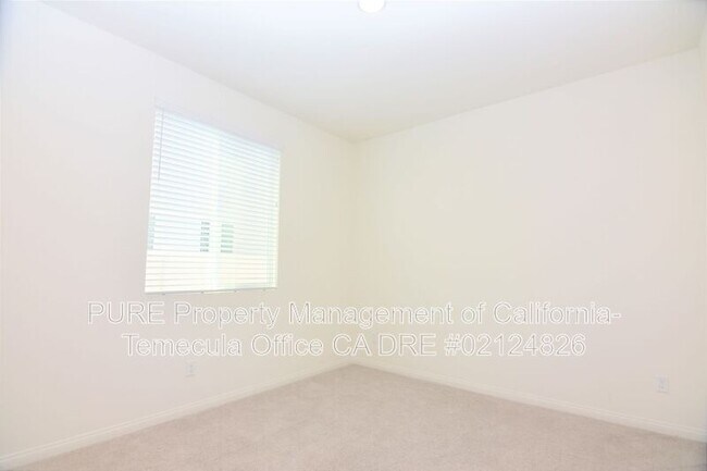 Building Photo - 32615 Cert St