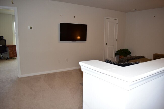 Building Photo - Charming 3BR Townhome in Greer