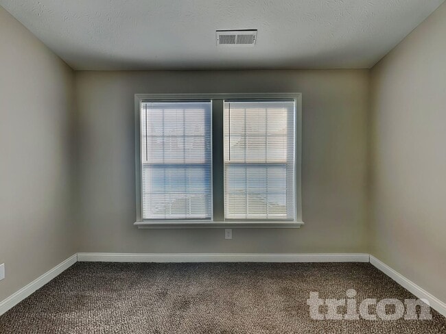 Building Photo - 3345 Deerbrook Dr