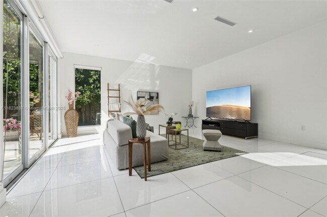 Building Photo - 10445 NW 68th Terrace