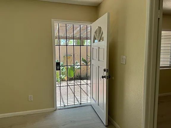Building Photo - JUST REDUCE IN PRICE FOR JULY 1 2025 MOVE IN Date