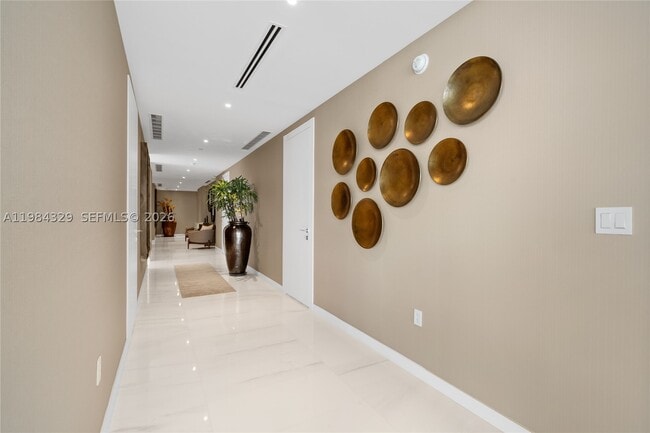 Building Photo - 300 Biscayne Blvd