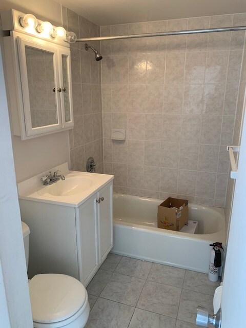 Building Photo - 10 Hammond Pond Pky