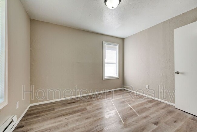 Building Photo - 1409 SE 41st St
