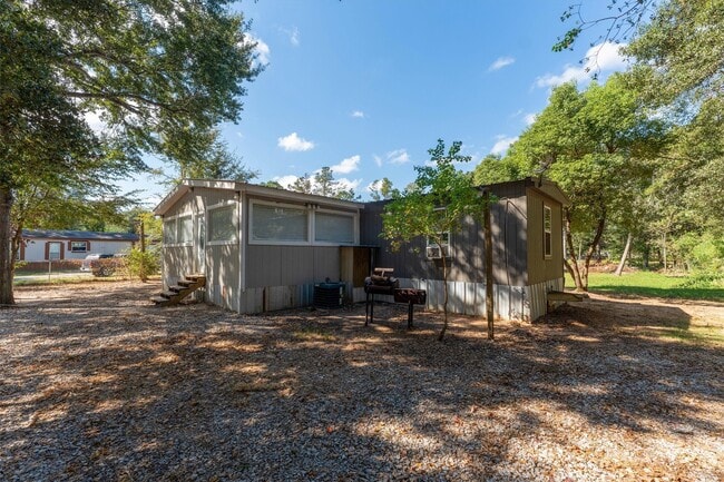 Building Photo - 4424 W Forest Rd