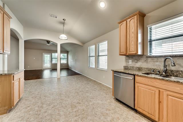 Building Photo - 5501 Crestwood Dr