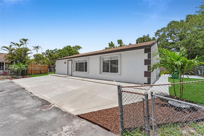 Building Photo - 20747 NW 41st Ave