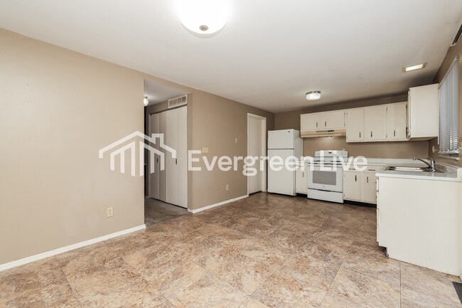 Building Photo - 7552 Mt Whitney