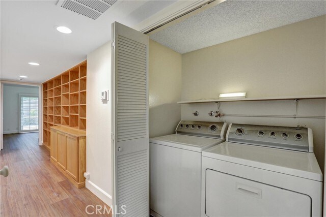 Building Photo - 16 Sycamore Creek